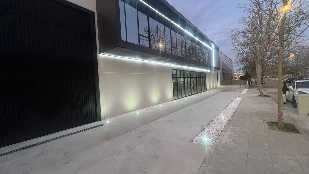 Industriel/Logistique dans Boadilla del Monte, Madrid à louer - Photo de l’immeuble – Image 2 sur 13