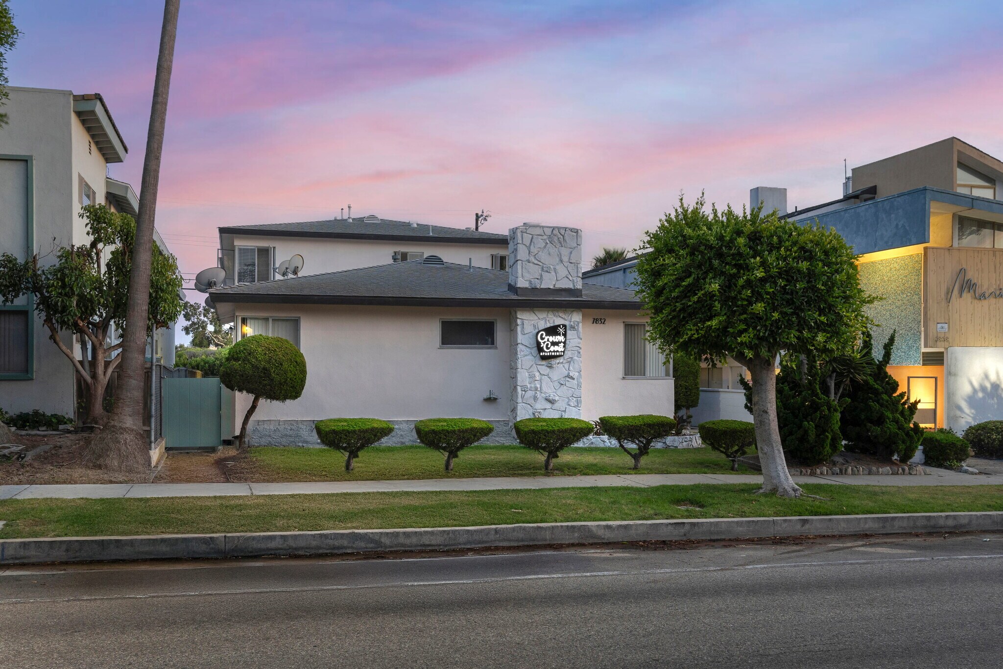 7832 W Manchester Ave, Playa Del Rey, CA à vendre Photo de l’immeuble– Image 1 sur 14