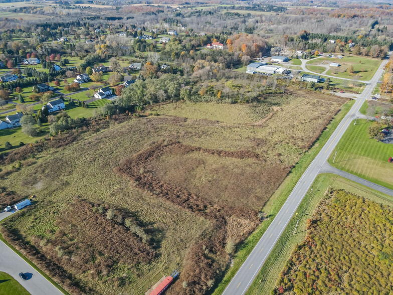 Old Dutch Rd, Victor, NY à vendre - Photo de l’immeuble – Image 1 sur 4
