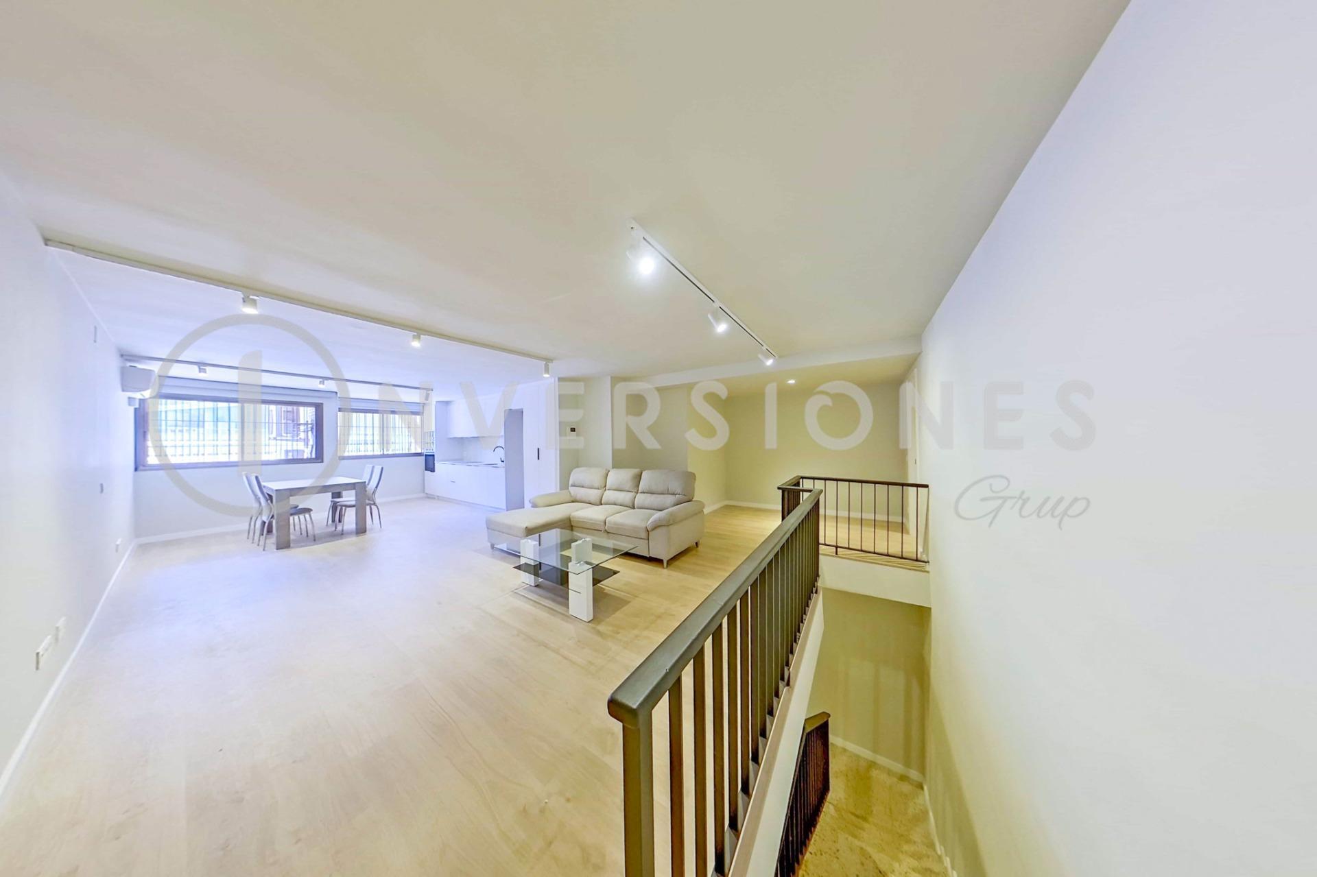 Immeuble residentiel dans Barcelone, Barcelona à vendre Photo intérieure– Image 1 sur 7