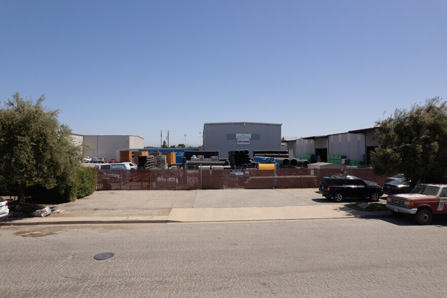 1359 Dayton St, Salinas, CA à louer - Photo de l’immeuble – Image 2 sur 13