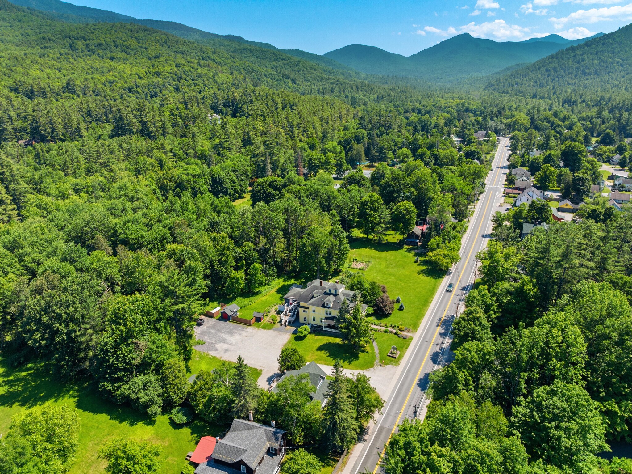 1834 NY-73 Scenic, Keene Valley, NY à vendre Aérien– Image 1 sur 41