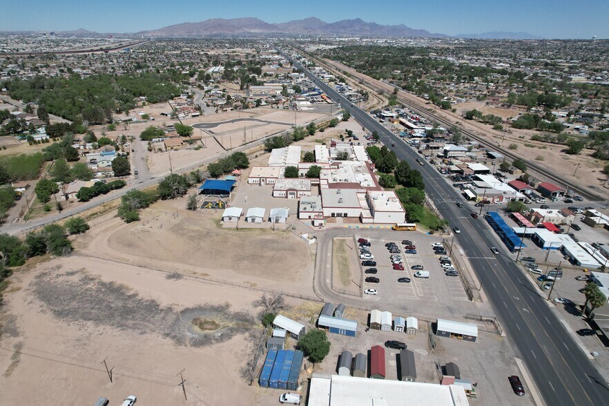 7988 Alameda Ave, El Paso, TX à vendre - Photo de l’immeuble – Image 2 sur 14