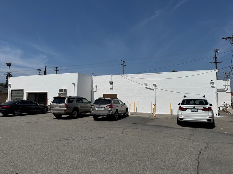 7540-7544 Balboa Blvd, Van Nuys, CA à louer - Photo de l’immeuble – Image 3 sur 25