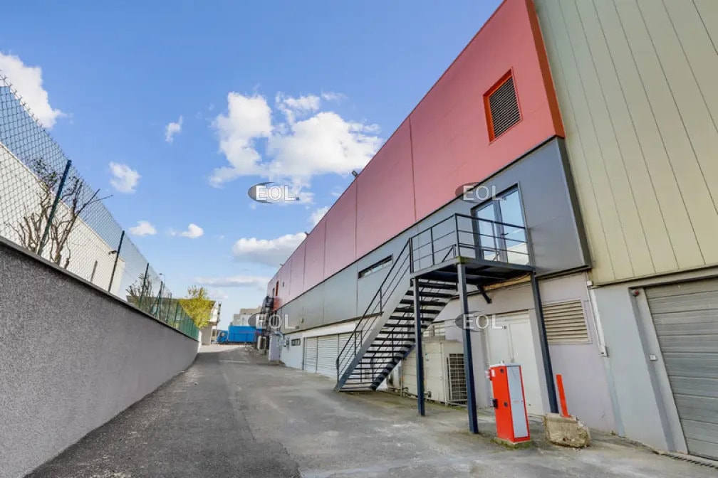 Local d’activités dans Créteil à louer Photo de l’immeuble– Image 1 sur 6