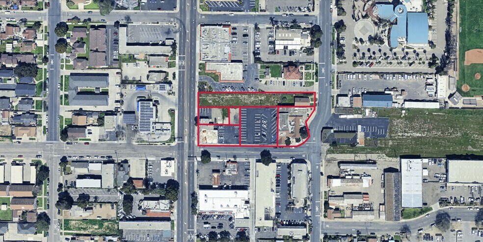626-632 S Broadway, Santa Maria, CA à vendre - Photo de l’immeuble – Image 1 sur 4