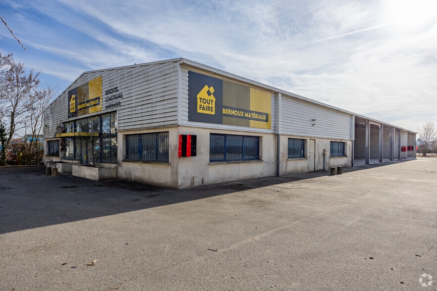 14 Rue Fulgencio Gimenez, Vaulx-en-Velin à vendre - Photo de l’immeuble – Image 2 sur 7