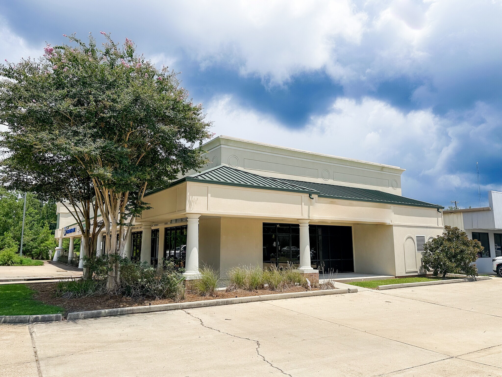 2565 Florida St, Mandeville, LA à louer Photo principale– Image 1 sur 5