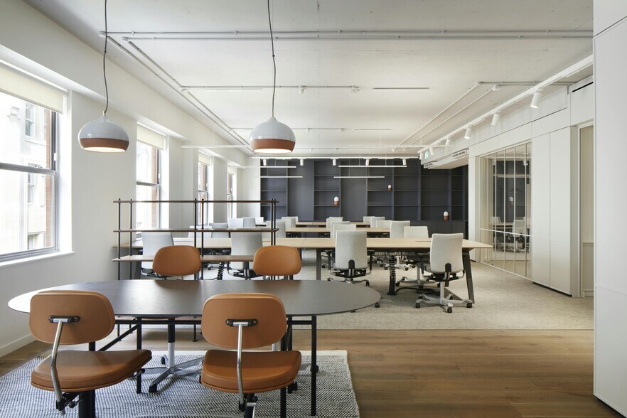 3-5 Rathbone Pl, Londres à louer - Photo de l’immeuble – Image 1 sur 7