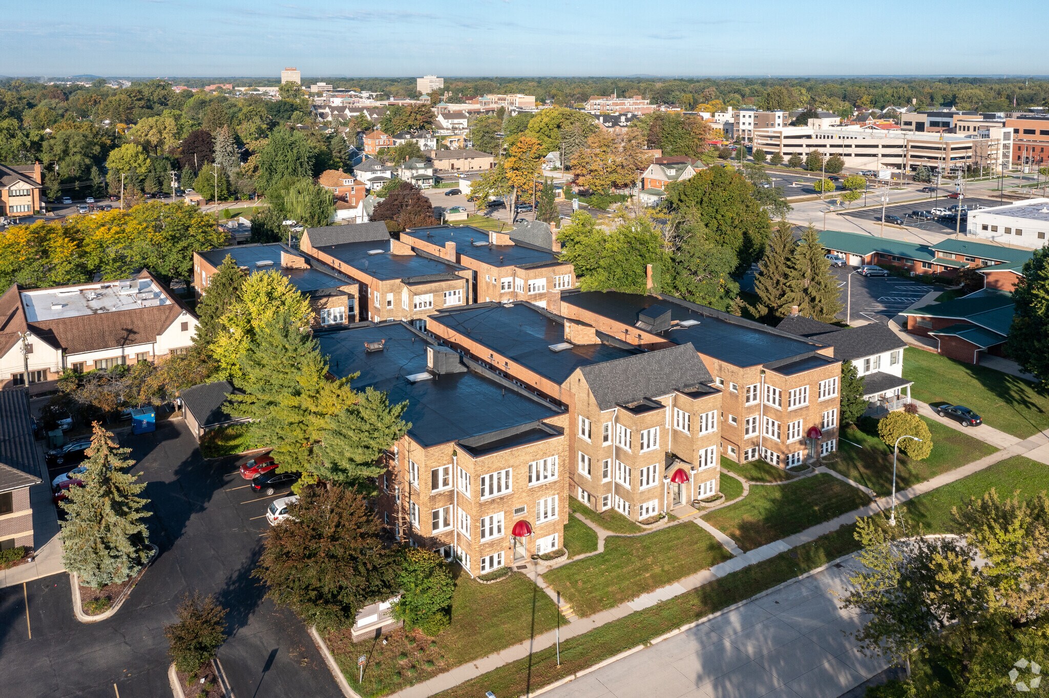1300 Porter St, Dearborn, MI à vendre Photo principale– Image 1 sur 52