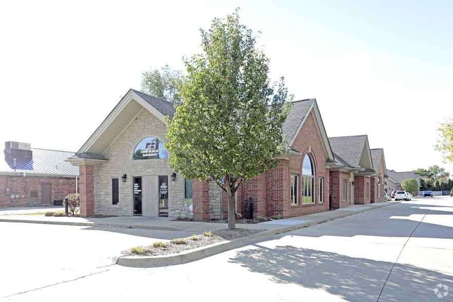 42463-42469 Garfield Rd, Clinton Township, MI à louer - Photo de l’immeuble – Image 1 sur 6