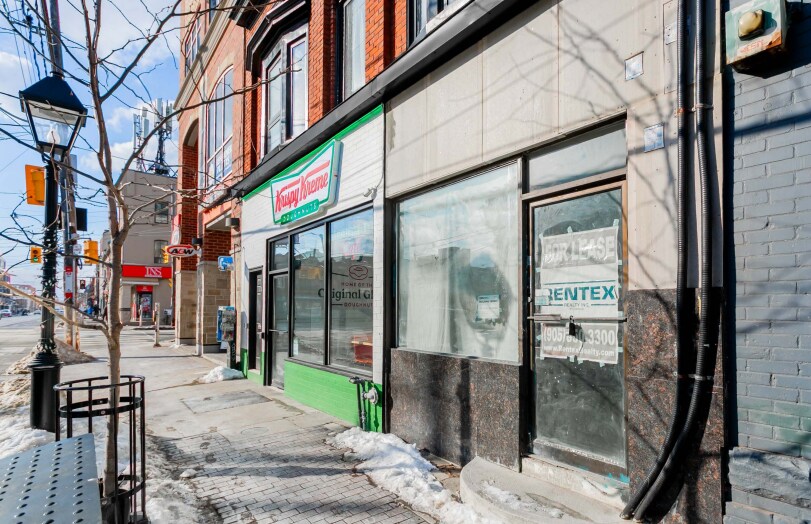 828-830 College St, Toronto, ON à louer - Photo de l’immeuble – Image 2 sur 3