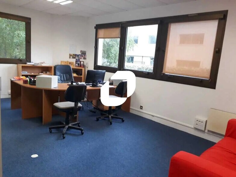 Bureau dans Montmorency à louer - Photo de l’immeuble – Image 1 sur 7