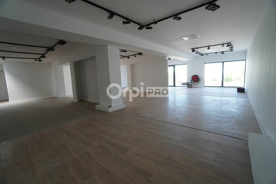 Local commercial dans Quetigny à louer - Photo intérieure – Image 3 sur 6