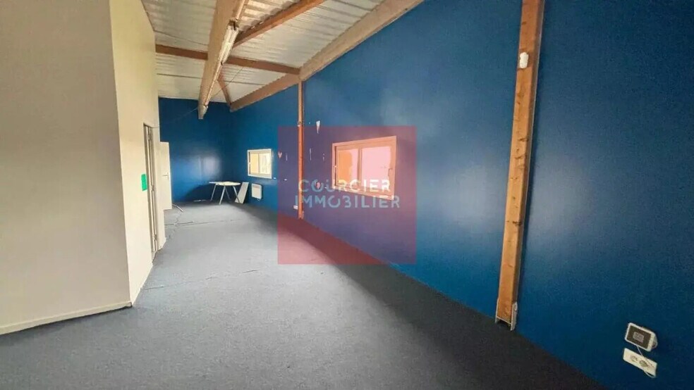 Bureau dans Gazeran à vendre - Photo intérieure – Image 2 sur 9