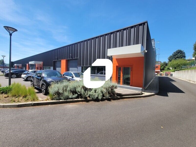 Local d’activités dans Palaiseau à louer - Photo de l’immeuble – Image 2 sur 10