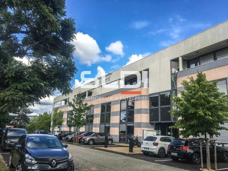 Bureau dans Saint-Quentin-Fallavier à louer - Photo de l’immeuble – Image 1 sur 7