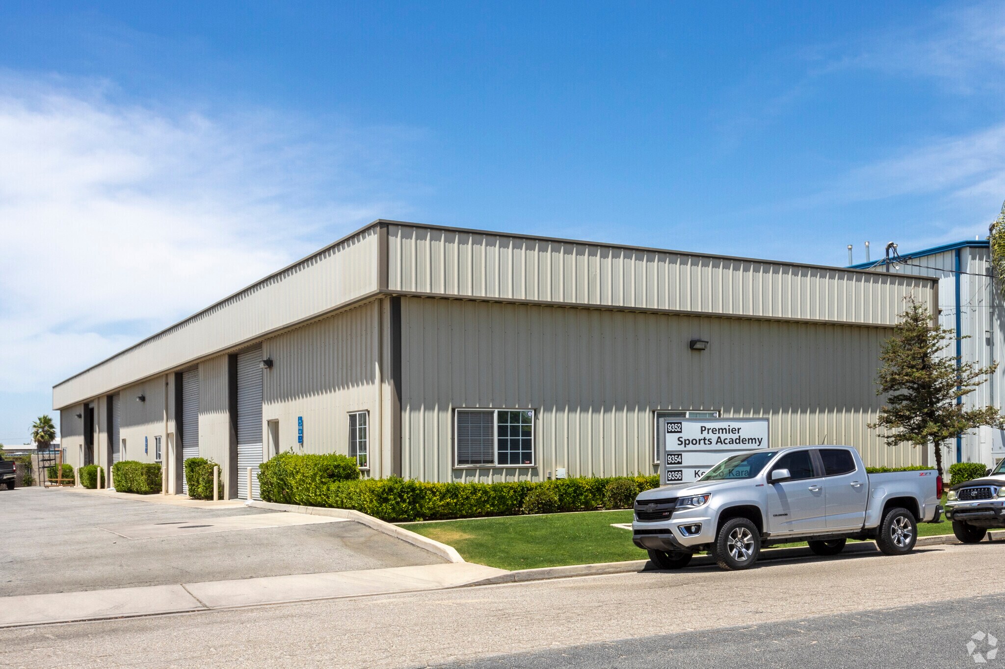 9352-9356 Shellabarger Rd, Bakersfield, CA à louer Photo principale– Image 1 sur 4