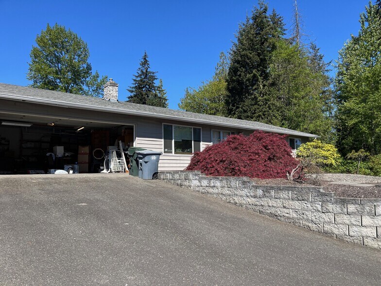15422 Canyon Rd E, Puyallup, WA à vendre - Photo de l’immeuble – Image 2 sur 4