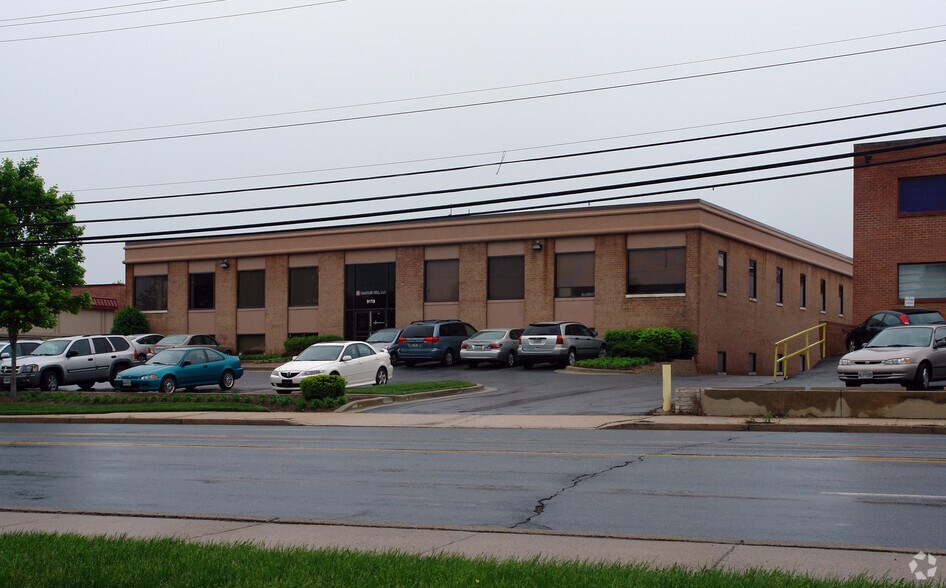 9119 Gaither Rd, Gaithersburg, MD à louer - Photo de l’immeuble – Image 2 sur 3