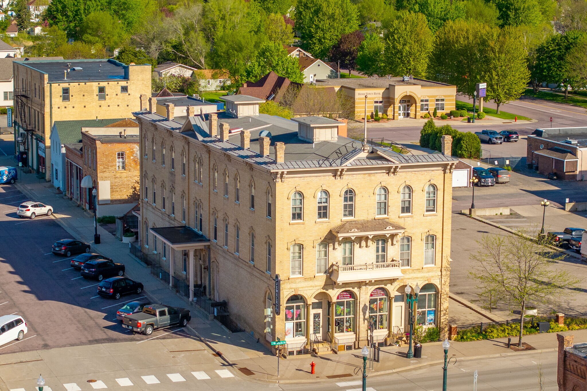 122 S Minnesota Ave, Saint Peter, MN à vendre Photo principale– Image 1 sur 50