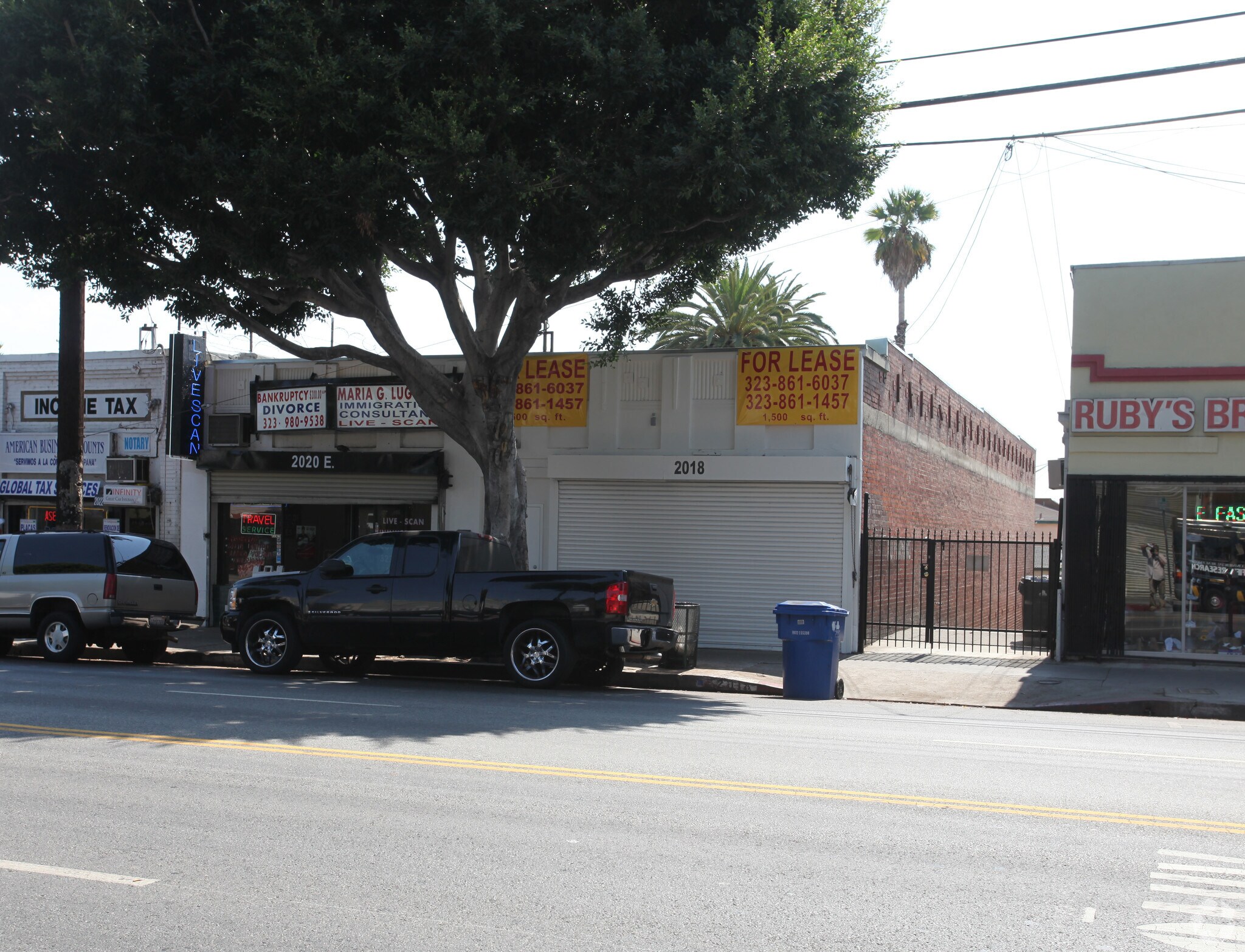 2118 E Cesar E Chavez Ave, Los Angeles, CA à louer Photo principale– Image 1 sur 8