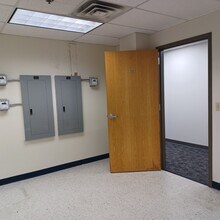 707 N Grand Ave, Waukesha, WI à louer Photo intérieure– Image 2 sur 3