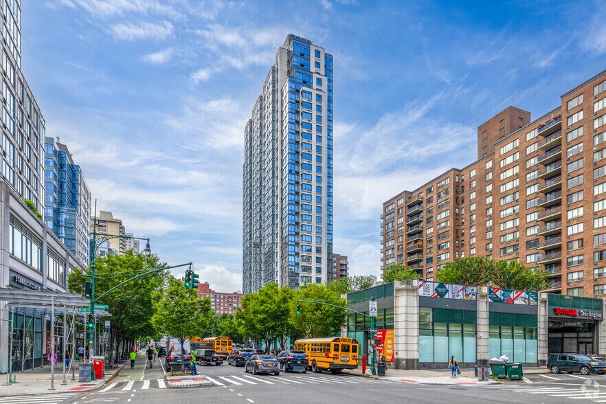808 Columbus Ave, New York, NY à louer - Photo de l’immeuble – Image 2 sur 14