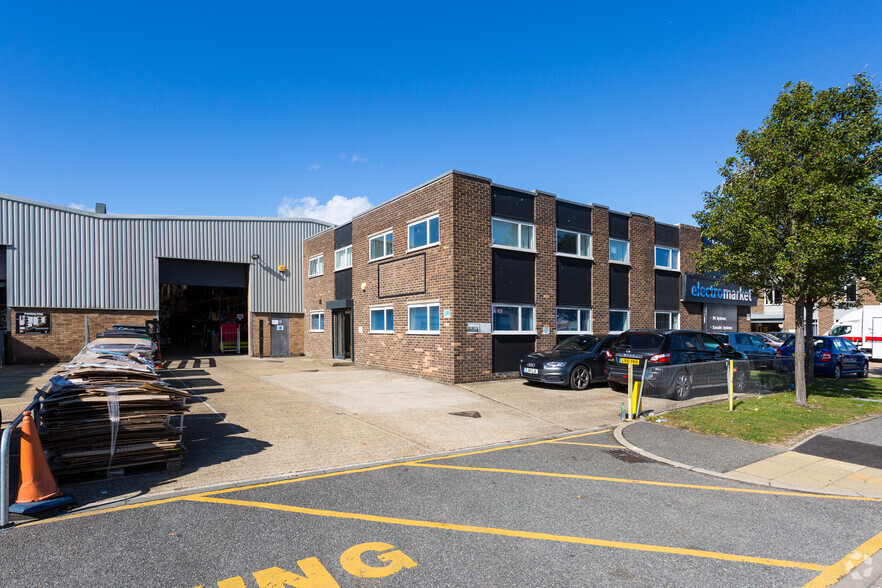 Motherwell Way, Grays à louer - Photo de l’immeuble – Image 3 sur 29