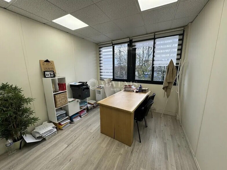 Bureau dans Goussainville à louer - Photo intérieure – Image 3 sur 10