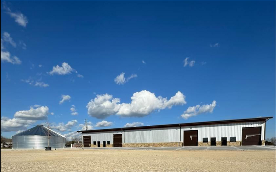 1055 FM 2623, Seguin, TX à louer - Photo de l’immeuble – Image 1 sur 11