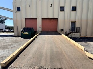 Plus de détails pour 9150 NW 105th Way, Medley, FL - Industriel/Logistique à louer