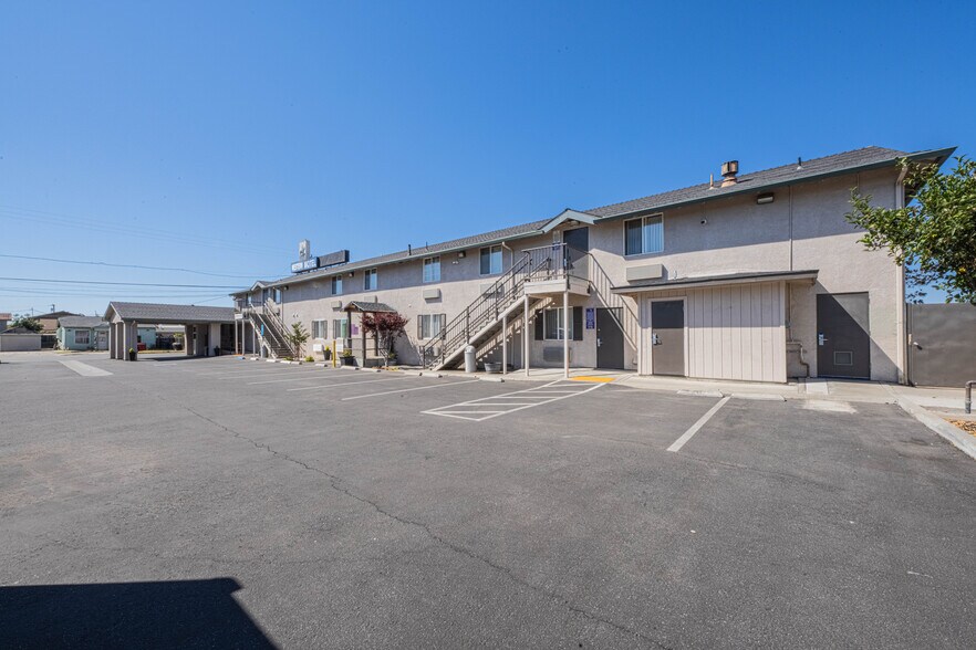 6 S Wood St, Salinas, CA à vendre - Photo de l’immeuble – Image 3 sur 36
