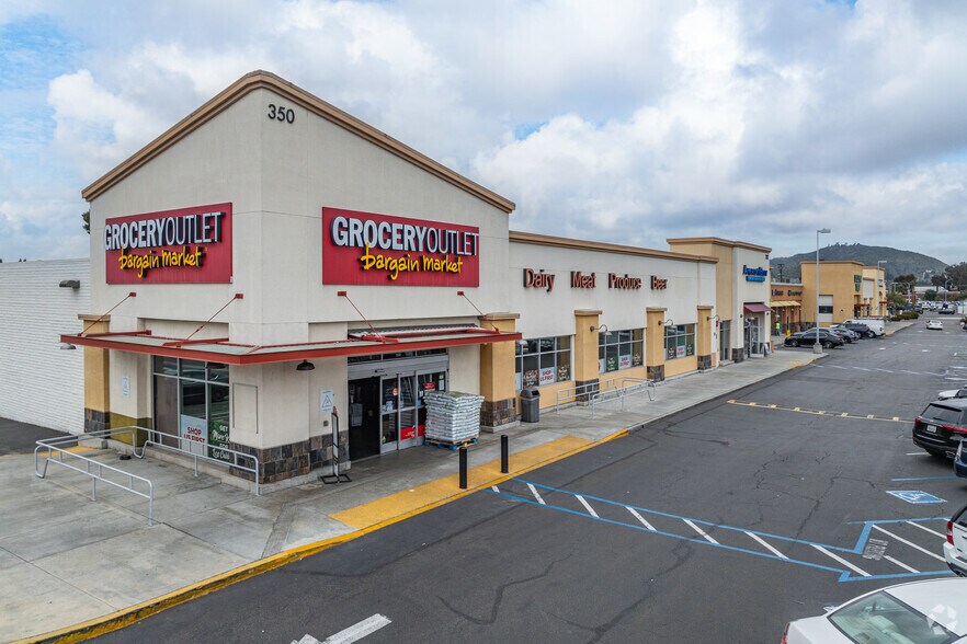 328-420 N 2nd St, El Cajon, CA à louer - Photo de l’immeuble – Image 1 sur 6