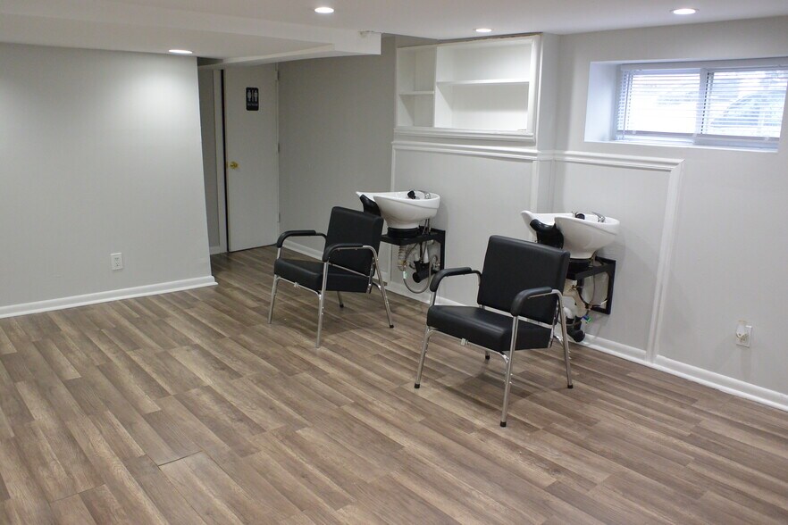 5862 Christian St, Philadelphia, PA à louer - Photo de l’immeuble – Image 2 sur 15