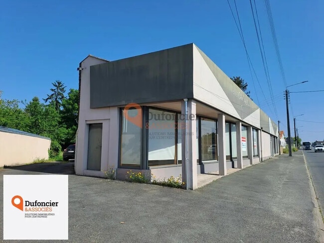 Plus de détails pour Bureau, Local commercial à louer