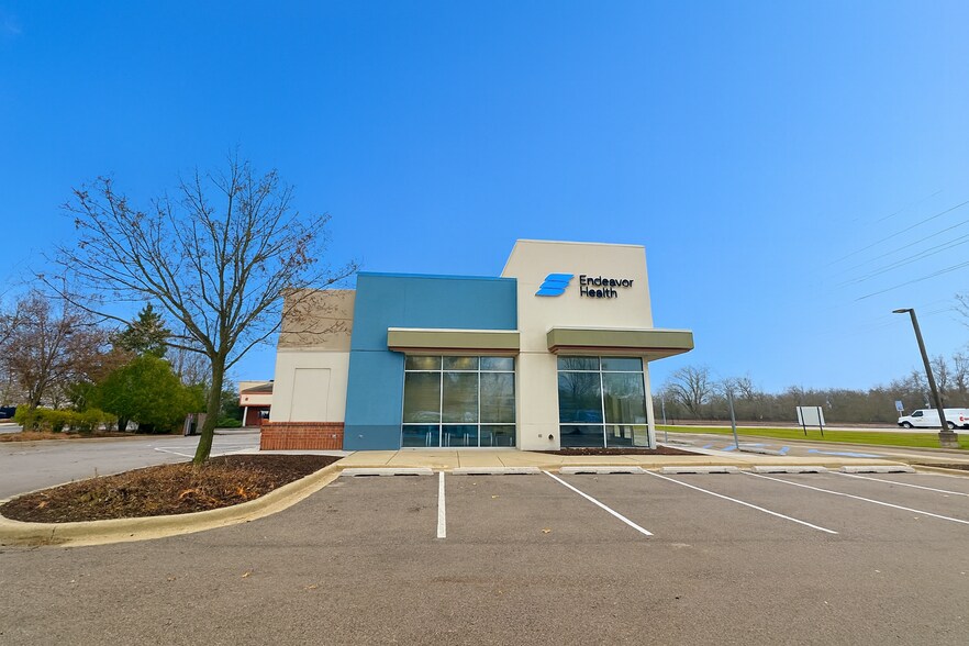 712 Northwest Hwy, Fox River Grove, IL à vendre - Photo de l’immeuble – Image 2 sur 15