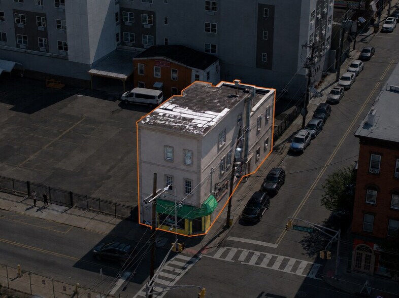 331 Straight St, Paterson, NJ à vendre - Photo de l’immeuble – Image 1 sur 4