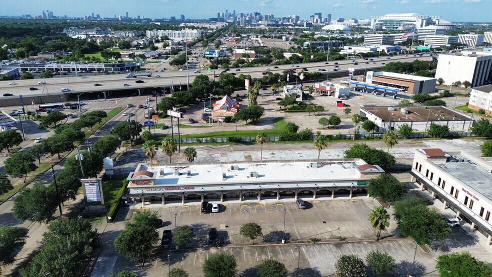 10019 Main St, Houston, TX à louer - Photo de l’immeuble – Image 3 sur 23