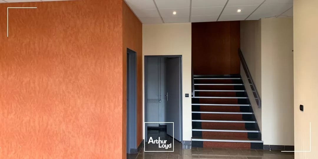 17-21 Rue Du Petit Albi, Cergy à louer Photo intérieure– Image 1 sur 1