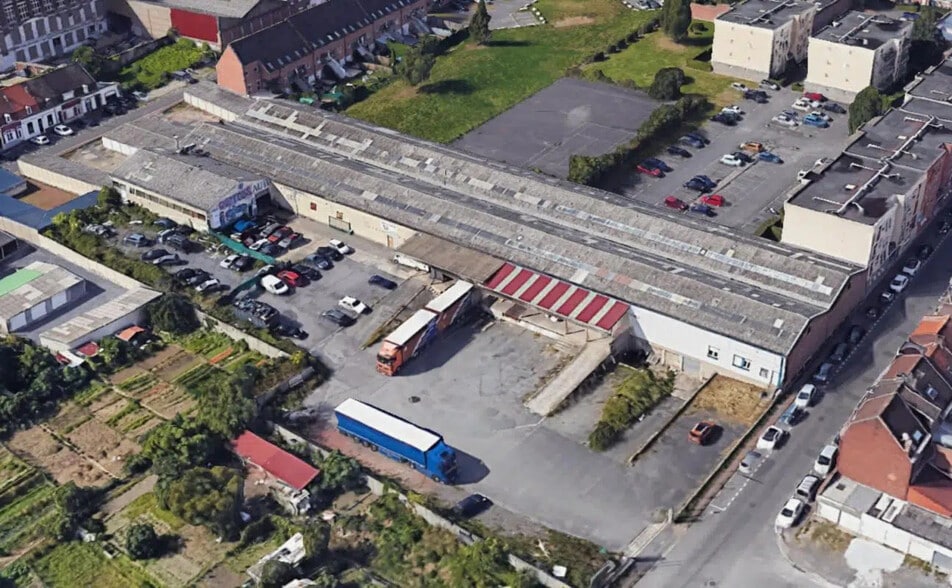 Local d’activités dans Tourcoing à louer - Photo de l’immeuble – Image 2 sur 8