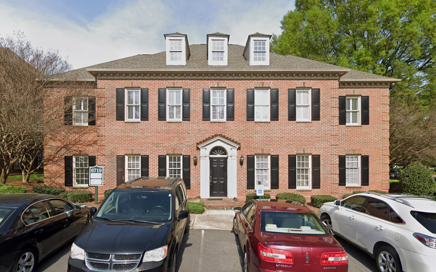 6719 Fairview Rd, Charlotte, NC à louer Photo de l’immeuble– Image 1 sur 9