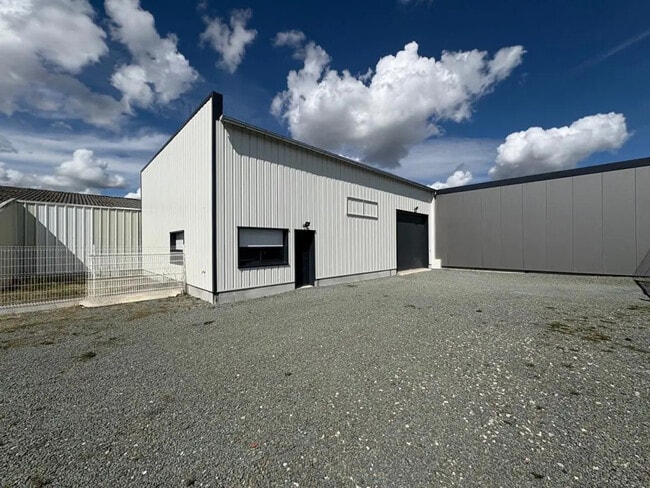 Plus de détails pour Local commercial à louer