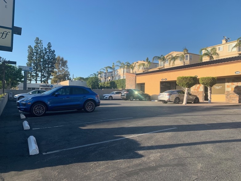 2943-2947 Foothill Blvd, La Crescenta, CA à louer - Photo principale – Image 1 sur 7