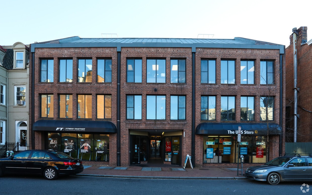 3222 N St NW, Washington, DC à louer Photo principale– Image 1 sur 9
