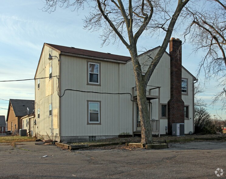 17735 Fort St, Riverview, MI à louer - Photo de l’immeuble – Image 3 sur 4
