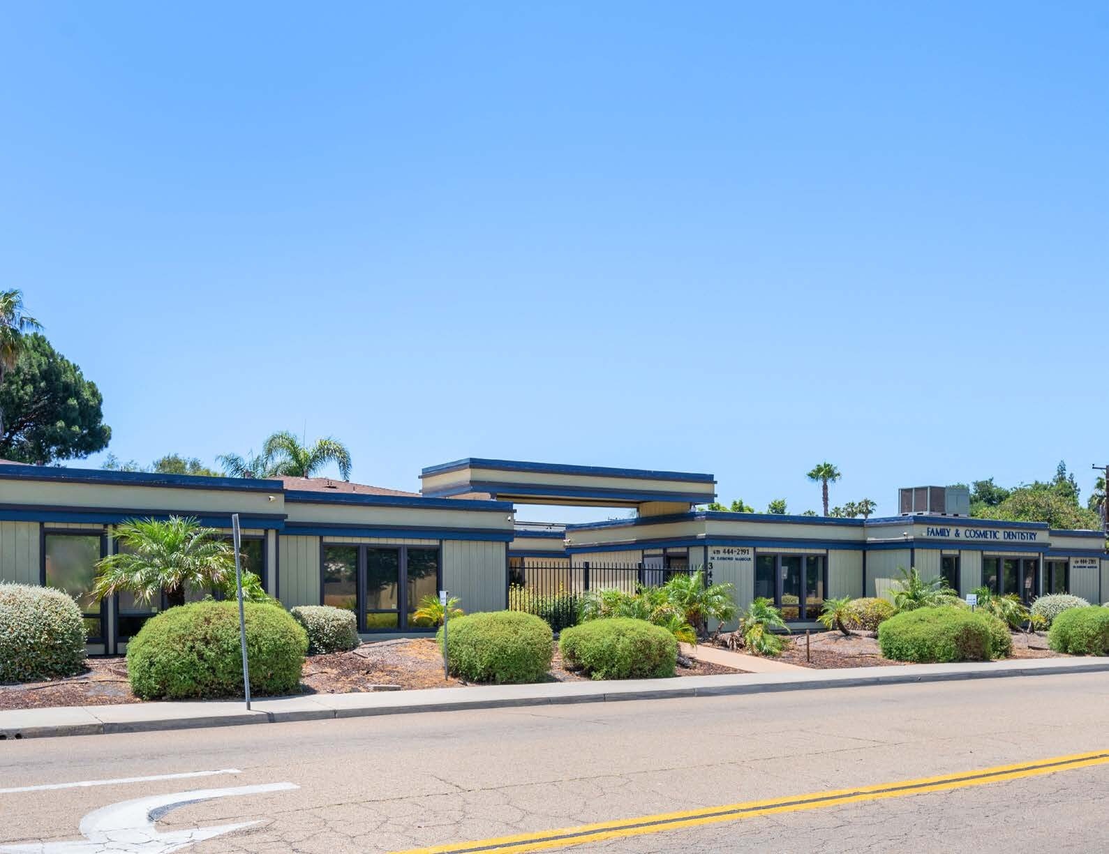 343 E Lexington Ave, El Cajon, CA à louer Photo de l’immeuble– Image 1 sur 8