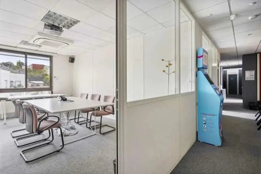 Bureau dans Issy-les-Moulineaux à louer - Photo intérieure – Image 2 sur 5