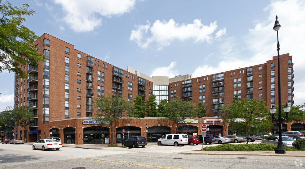 110 E Wing St, Arlington Heights, IL à louer - Photo de l’immeuble – Image 3 sur 3