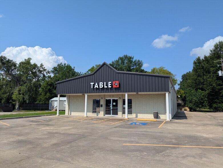 1465 N Main St, Vidor, TX à vendre - Photo de l’immeuble – Image 3 sur 37